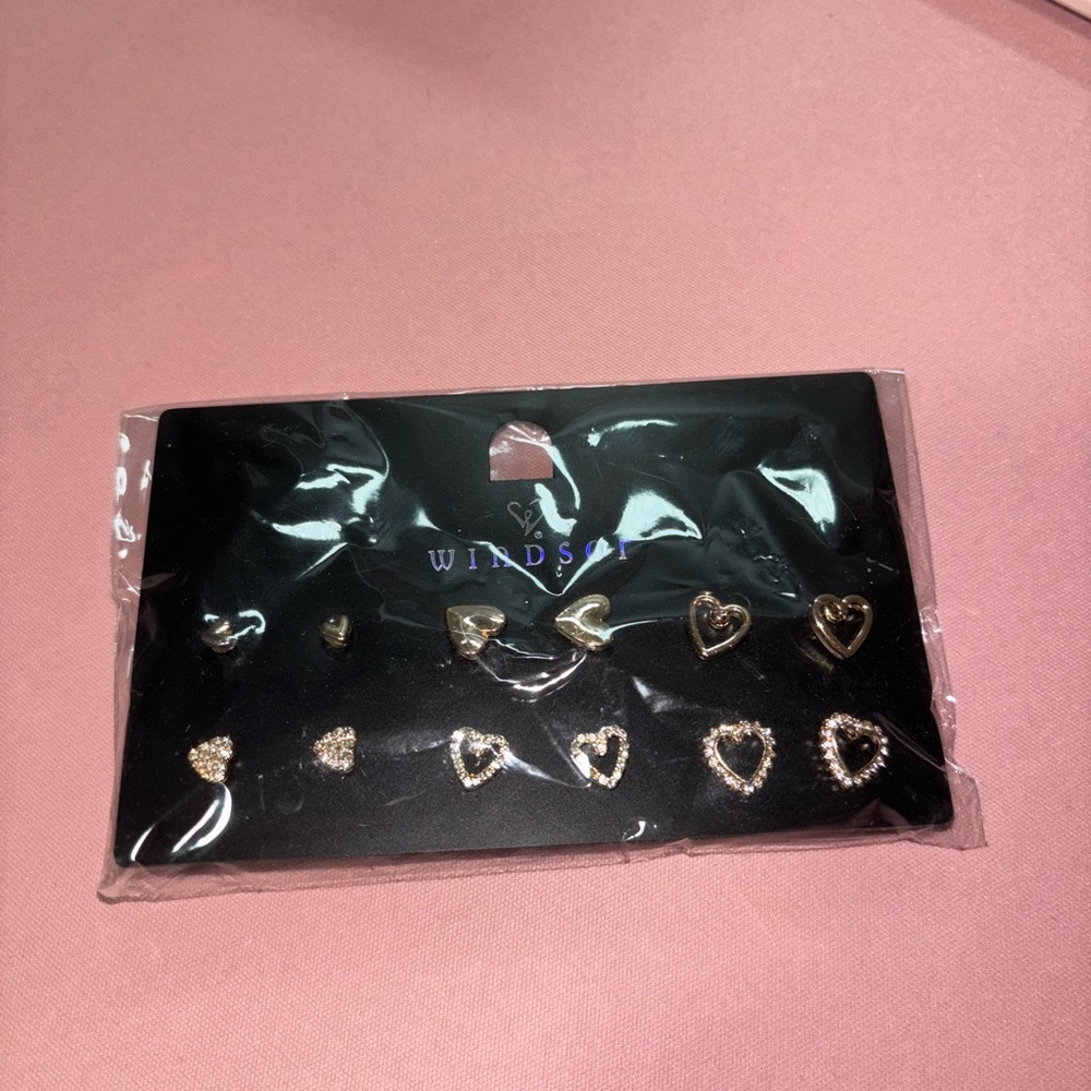 💕 Heart Earring Set 💕 - Picture 3 of 4